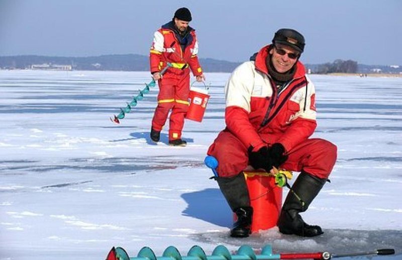 Explore ice fishing game